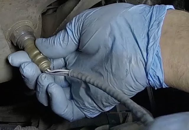 Oxygen sensor location