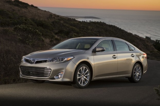 Toyota Avalon, Prius v - 2013 Kelley Blue Book Best Family Cars Toyota Avalon, Prius v - 2013 Kelley Blue Book Best Family Cars