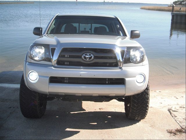 Toyota Tacoma Maintenance - Change Headlight Bulbs Toyota Tacoma Maintenance - Change Headlight Bulbs