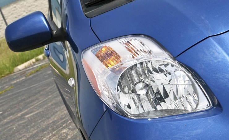Toyota Yaris Maintenace: Headlight and Taillight Replacement Toyota Yaris Maintenace: Headlight and Taillight Replacement