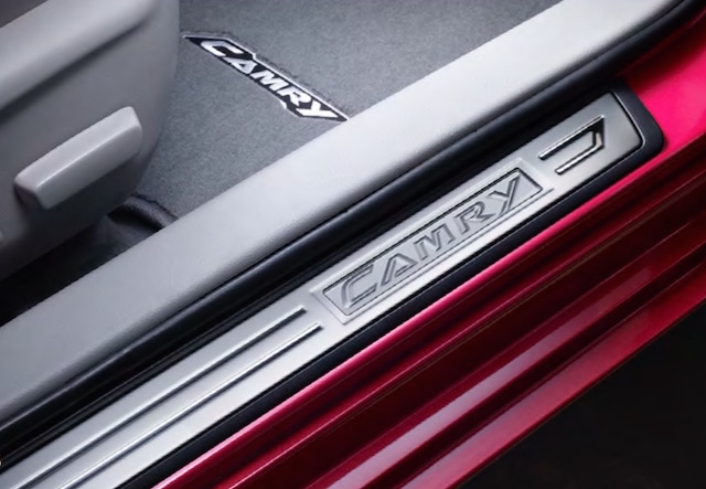 Toyota Camry door sill protector PT922-03120 Toyota Camry door sill protector PT922-03120