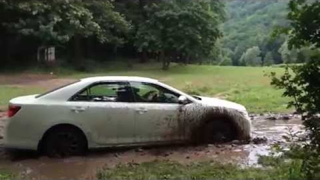 white Camry offroad 5 white Camry offroad 5