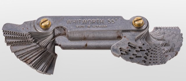 Screw pitch tool