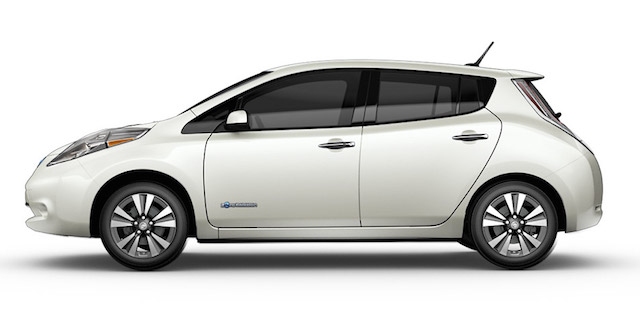 White Nissan Leaf