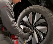 Nissan Wheel & Tire Packages Image