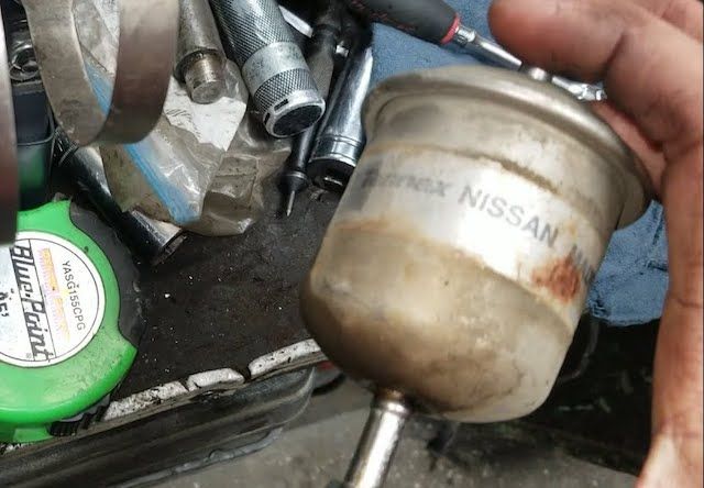 Replace fuel filter Replace fuel filter