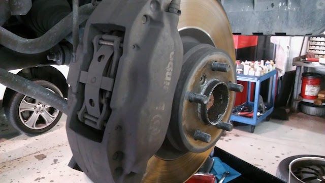 Change land rover pads