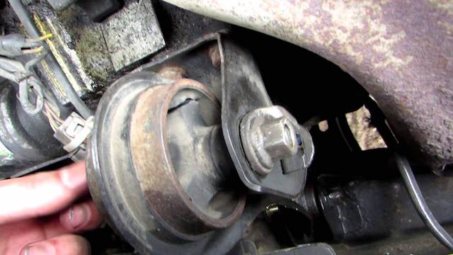 how to mount an engine