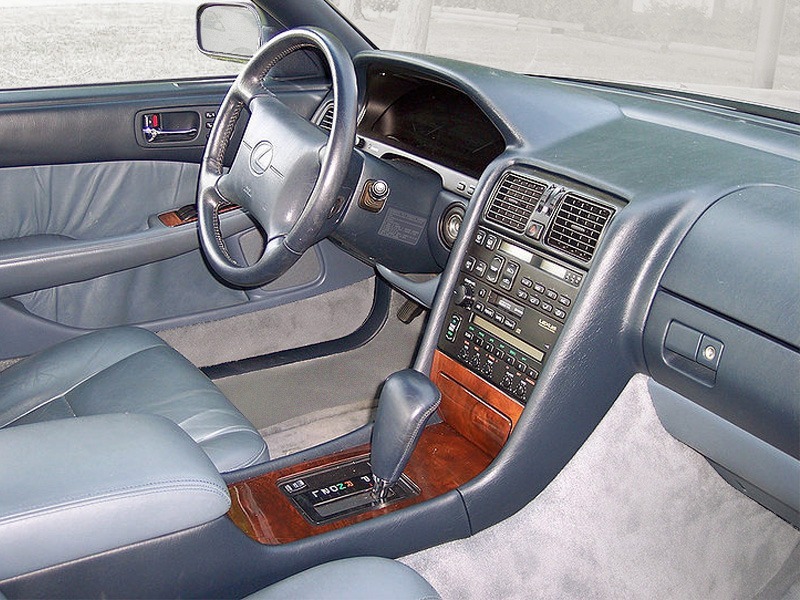 LS 400 Cabin