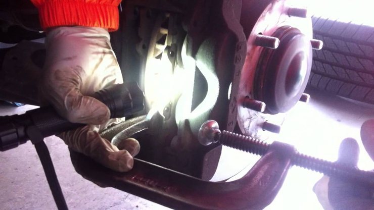 Toyota 4Runner Maintenance - Change Brake Pads Caliper