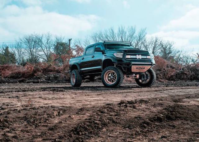 Tundra SR5 full body