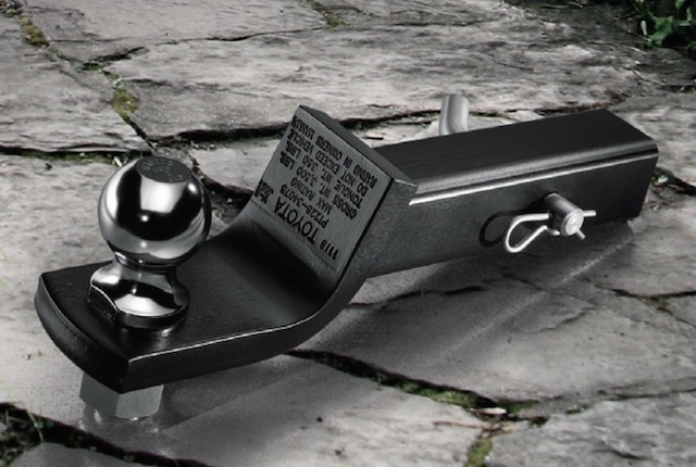 Toyota Sienna trailer ball and mount PT791-08100