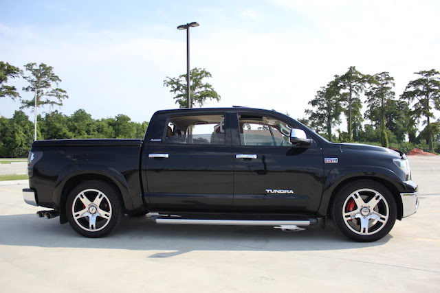 Lowered Tundra Crew Max1
