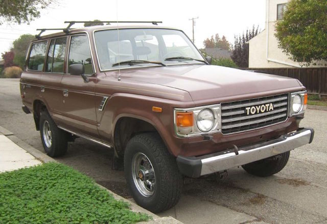 Land Cruiser classic maroon