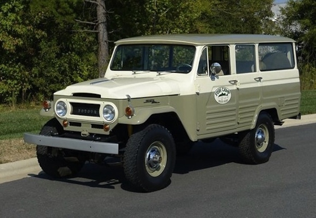 Land Cruiser classic green