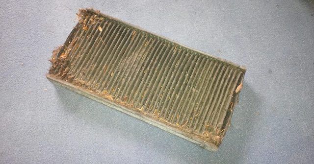 Clogged air filter Clogged air filter