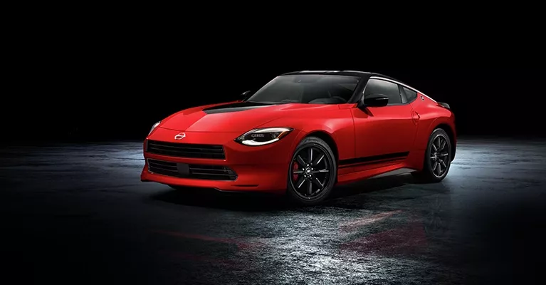 Introducing Nissan Same-Day Delivery: Image of happy Nissan customers