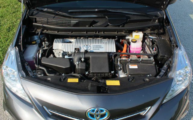 Prius underhood