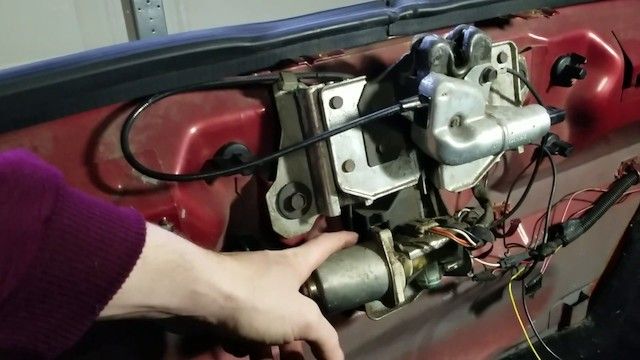 Pull down motor location