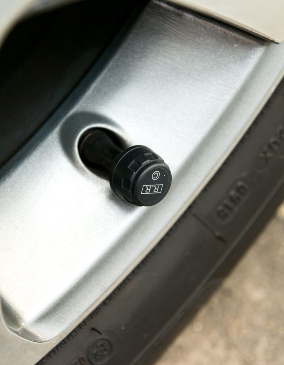 How Does the TPMS Sensor Work?