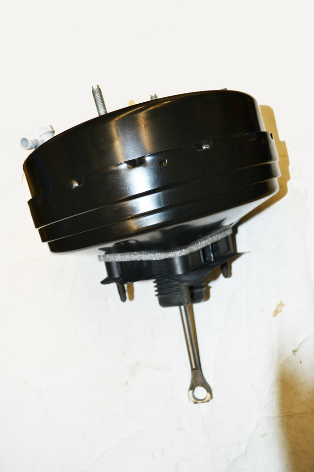 19432806 - : Booster Assembly for Cadillac: Escalade, Escalade ESV, Escalade EXT | Chevrolet: Avalanche, Silverado 1500, Silverado 2500 HD, Silverado 3500 HD, Suburban 1500, Tahoe | GMC: Sierra 1500, Sierra 2500 HD, Sierra 3500 HD, Yukon, Yukon XL 1500 Image