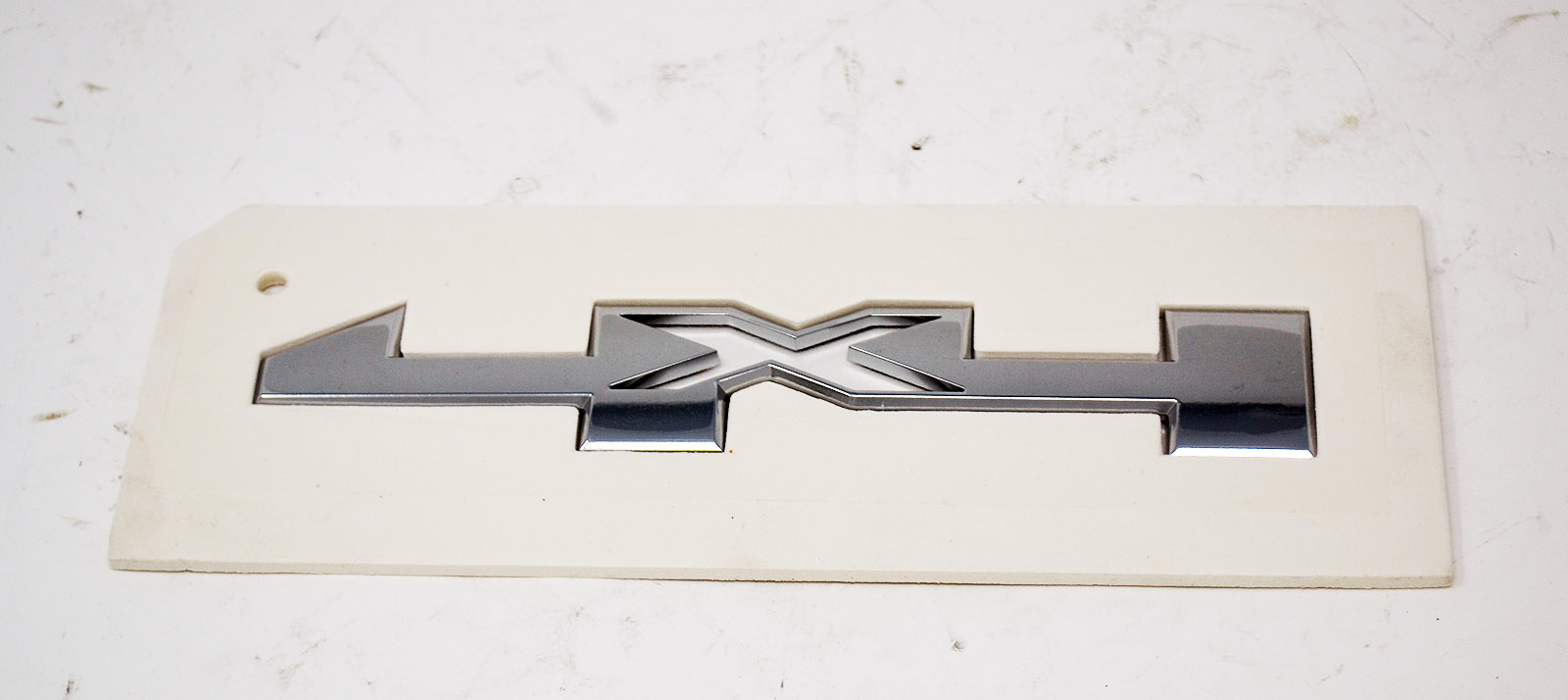 22813983 - Accessories: Truck Bed Decal for Chevrolet: Colorado, Silverado 2500 HD, Silverado 3500 HD | GMC: Canyon, Sierra 1500, Sierra 1500 Limited, Sierra 2500 HD, Sierra 3500 HD Image