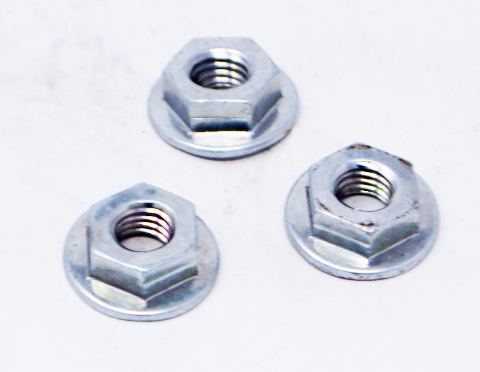 89019139 - : Engine Cooling Fan Motor Bolt for GM Image