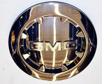 9598046 - : Button Style Center Cap with GMC Logo for GMC: Sierra 1500, Yukon, Yukon XL 1500, Yukon XL 2500 Image