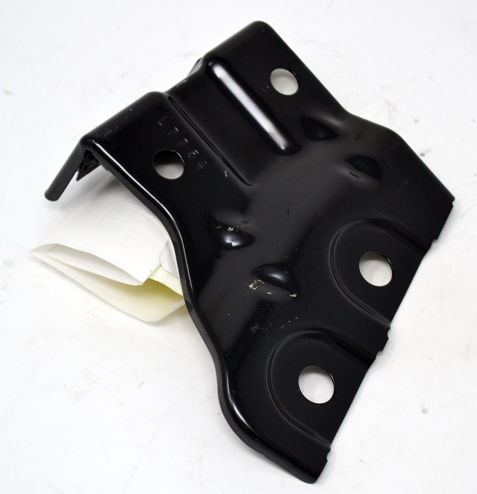 22897754 - Body: Fender Lower Bracket for Chevrolet: Colorado Image