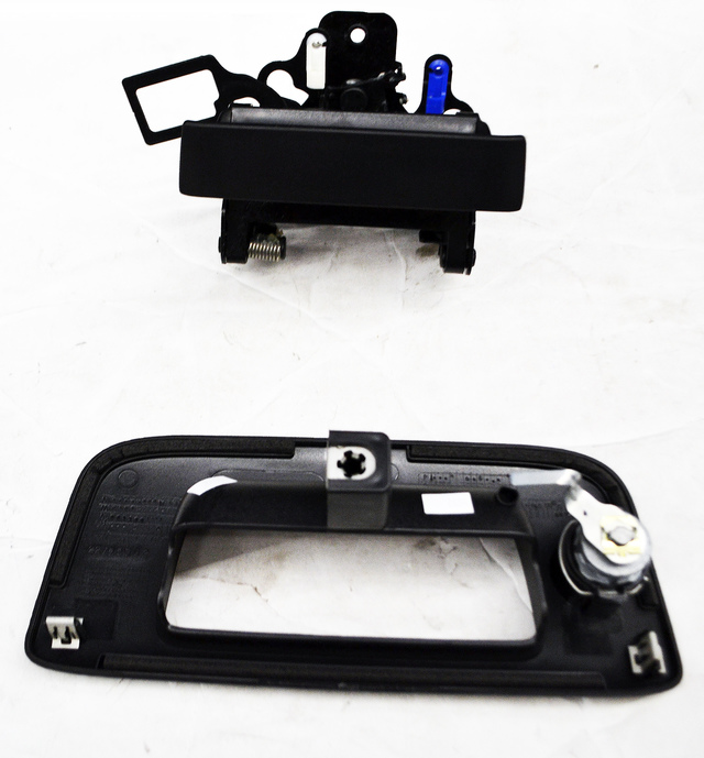 22755305 - Exterior: Tailgate Lock for Chevrolet: Silverado 1500, Silverado 1500 Classic, Silverado 1500 HD Classic, Silverado 2500 HD, Silverado 2500 HD Classic, Silverado 3500 Classic, Silverado 3500 HD | GMC: Sierra 1500, Sierra 1500 Classic, Sierra 1500 HD Classic, Sierra 2500 HD, Sierra 2500 HD Classic, Sierra 3500 Classic, Sierra 3500 HD Image