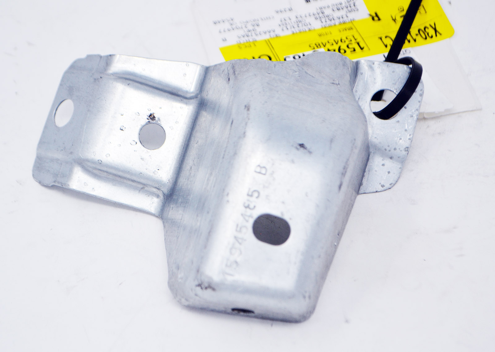 15945485 - Body: Upper Brace for Chevrolet: Malibu Image