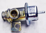 17113622 - Fuel System: Fuel Pressure Regulator for Buick: Century, Rendezvous | Chevrolet: Cavalier, Impala, Lumina, Malibu, Monte Carlo, Venture | Oldsmobile: Alero, Silhouette | Pontiac: Aztek, Grand Am, Grand Prix, Montana, Sunfire Image
