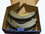 19165999 - : Bonded Rear Drum Brake Shoe Set for GM Image