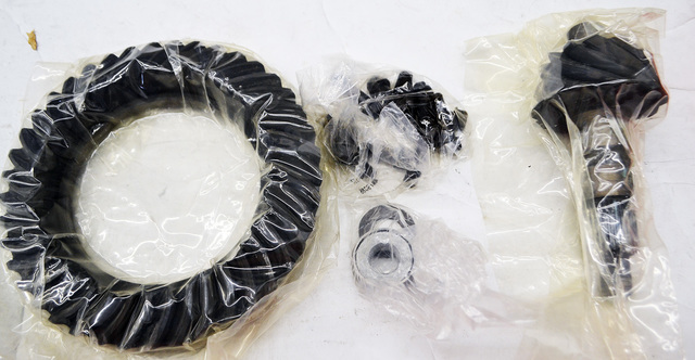 19210704 - Universals &amp; Rear Axle: Ring &amp; Pinion for Cadillac: Escalade, Escalade ESV, Escalade EXT | Chevrolet: Avalanche 1500, Avalanche 2500, Blazer, C/K Pickup, C1500, C2500, C3500, C3500HD, Express 2500, Express 3500, Express 4500, G10, G20, G30, K1500 Pickup, K2500 Pickup, K3500 Pickup, K5 Blazer, Silverado 1500, Silverado 1500 HD, Silverado 2500, Silverado 2500 HD, Silverado 3500, Silverado 3500 HD, Suburban 1500, Suburban 2500, Suburban C10, Suburban C1500, Suburban C20, Suburban C2500, Suburban K10, Suburban K1500, Suburban K20, Suburban K2500, Tahoe | GMC: C1500 Pickup, C2500 Pickup, C3500 Pickup, C3500HD, G1500, G2500, G3500, Jimmy, K1500 Pickup, K2500 Pickup, K3500 Pickup, Savana 2500, Savana 3500, Savana 4500, Sierra 1500, Sierra 1500 HD, Sierra 2500, Sierra 2500 HD, Sierra 3500, Sierra 3500 HD, Suburban C1500, Suburban C2500, Suburban K1500, Suburban K2500, Yukon, Yukon XL 1500, Yukon XL 2500 Image