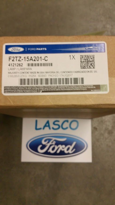 F2TZ15A201C - Electrical: Side Marker Lamp for Ford: Bronco, F-150, F-250, F-250 HD, F-350, F-Super Duty Image