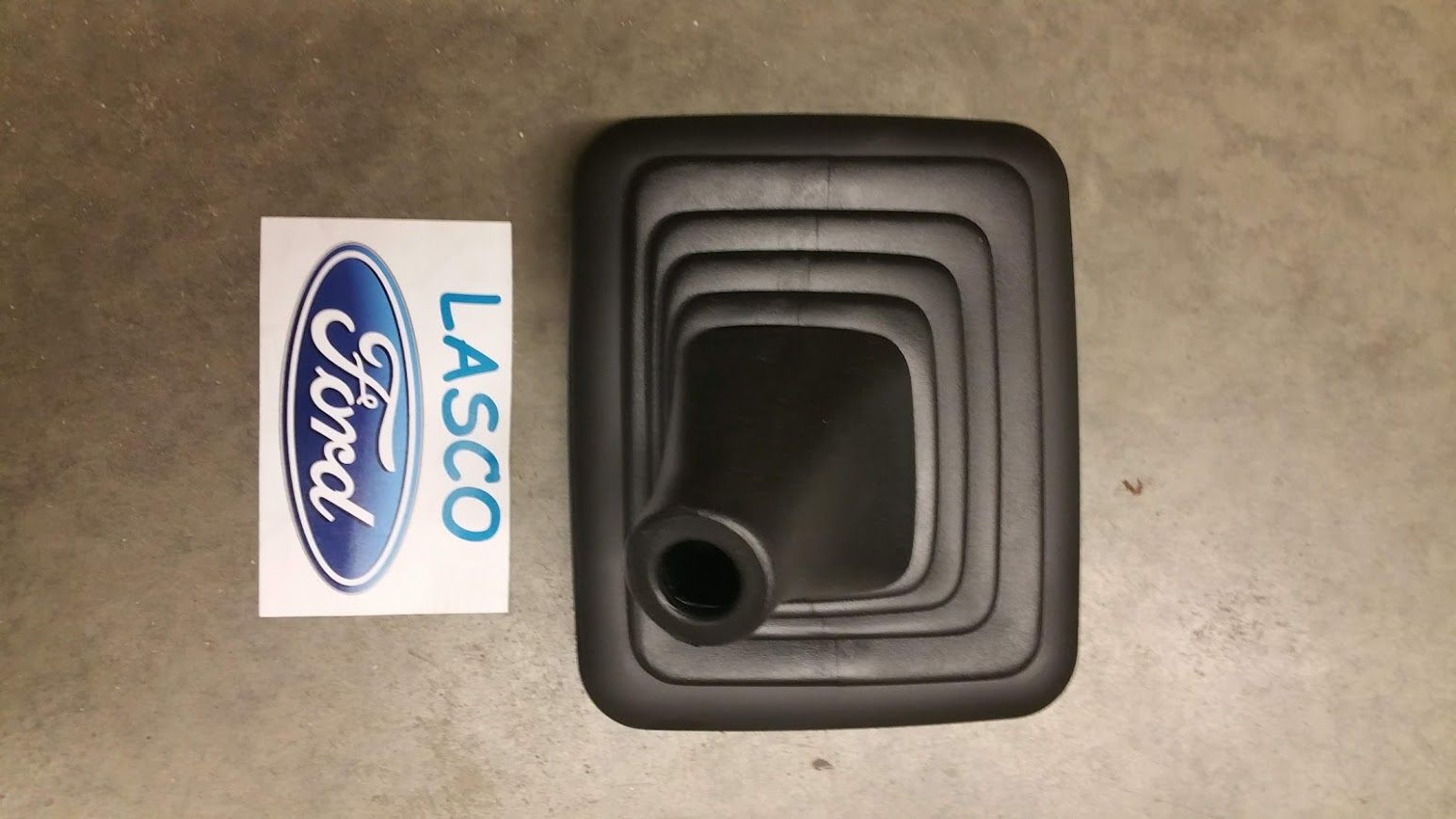 F5TZ7277BA - : 1990-1999 Ford F-150 F-250 F-350 Transmission Shift Boot Lever - Genuine OEM for Ford Image