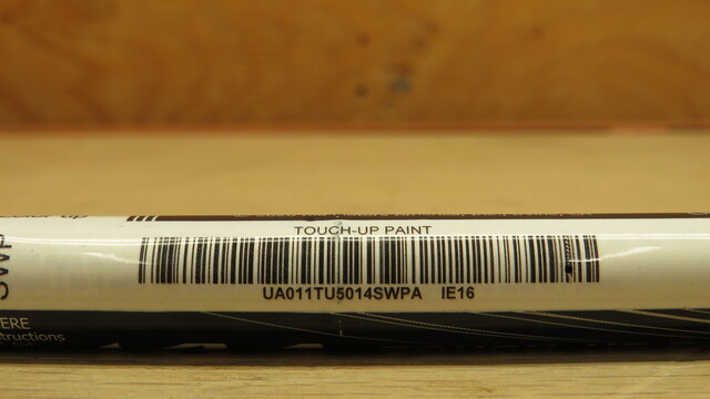UA011TU5014SWPA - Exterior: Touch-Up Paint Pen - Snow White Pearl Swp for Kia: Cadenza, Carnival, EV9, Forte, Forte Koup, Forte5, K900, Niro, Niro EV, Optima, Sedona, Seltos, Sorento, Soul, Sportage, Stinger, Telluride Image