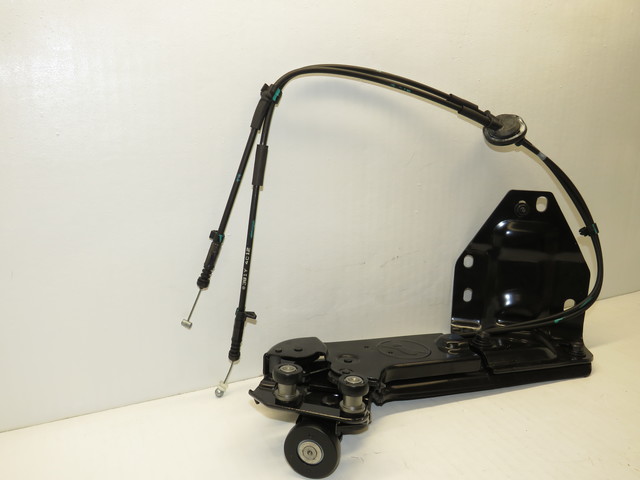 83960-4D002 - Roller Assembly 2006-2014 Kia Sedona | Kia