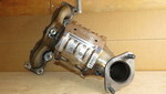 285102GBB0 - Exhaust: Mnfd W/Converter for Kia: Sorento, Sportage Image