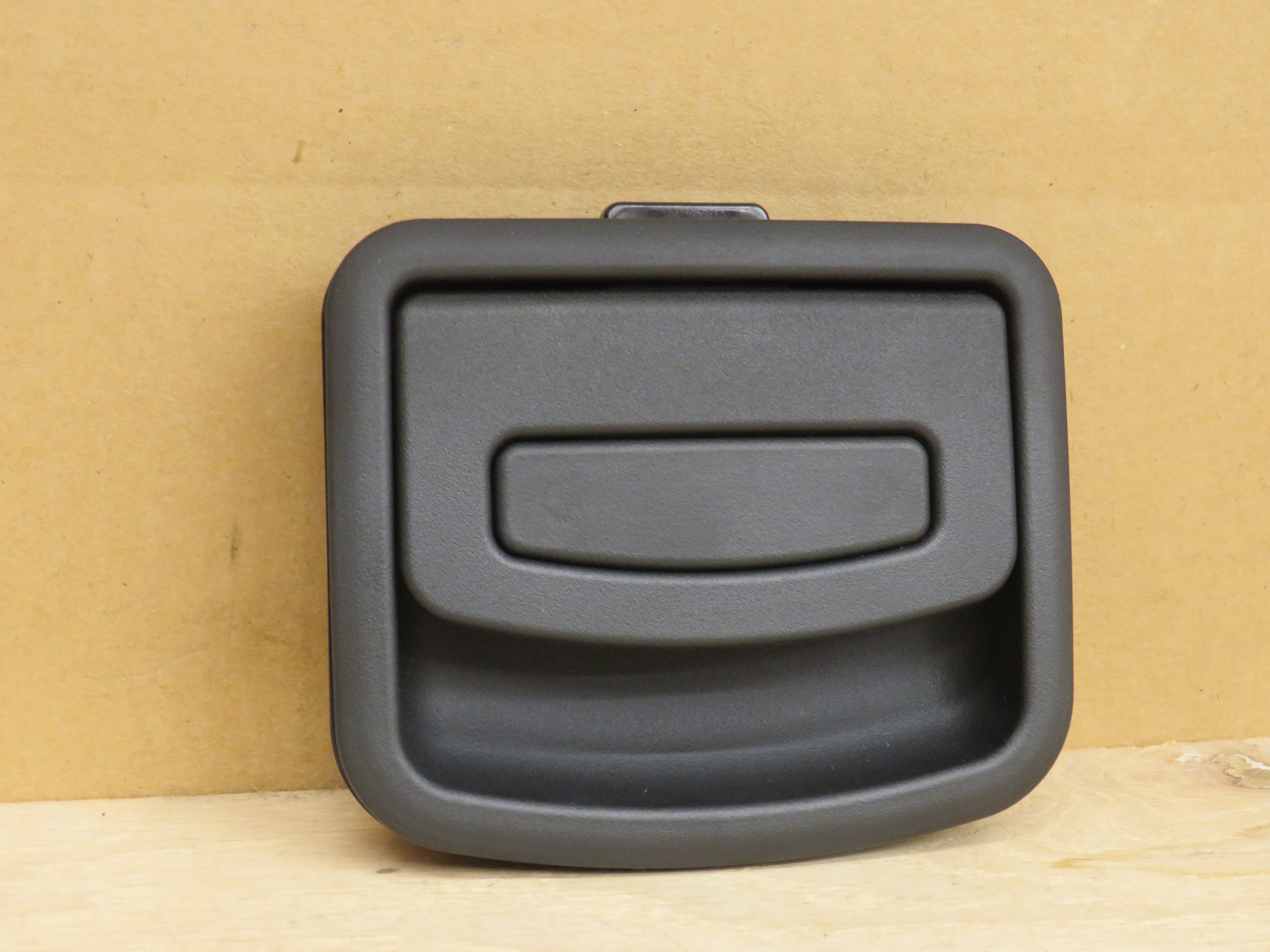 85755B8000WK - Body: Pull Handle for Kia: Sorento Image