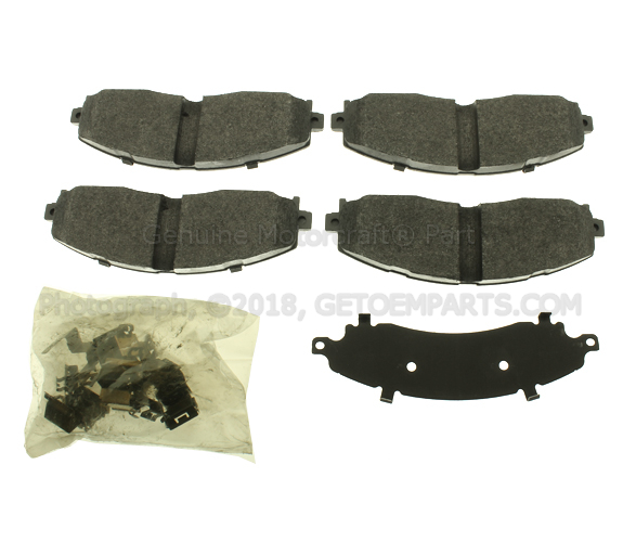 DC3Z2200E - : Brake Pad Rear for Ford: F-250 Super Duty, F-350 Super Duty, F-450 Super Duty Image