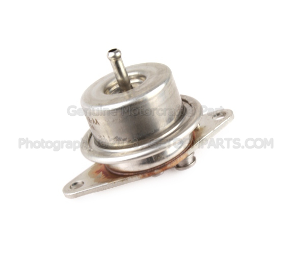 PU7Z9C968C - : Fuel Pressure Regulator for Ford: Aerostar, Bronco, Contour, Crown Victoria, E-150 Econoline, E-150 Econoline Club Wagon, E-250 Econoline, E-350 Econoline, E-350 Econoline Club Wagon, E-350 Super Duty, Econoline Super Duty, Expedition, F-150, F-250, F-250 HD, F-250 Super Duty, F-350, F-350 Super Duty, F-450 Super Duty, F-550 Super Duty, F-Super Duty, Mustang, Ranger, Taurus, Tempo, Thunderbird, Windstar | Lincoln: Continental, Mark VIII, Navigator, Town Car | Mercury: Cougar, Grand Marquis, Mystique, Sable, Topaz Image