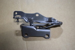 654017S000 - Body: Hinge for Nissan Image