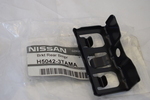 H50423TAMA - Body: Rear Body Panel Bracket for Nissan Image