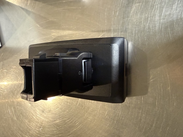 VPLKE0061 - Interior: Click And Play Tablet Holder for Land-Rover Image