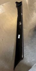 Pillar Molding - Land-Rover (LR114442)