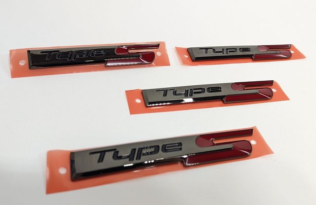 08F20-TGZ-200 - Black Chrome Emblem 