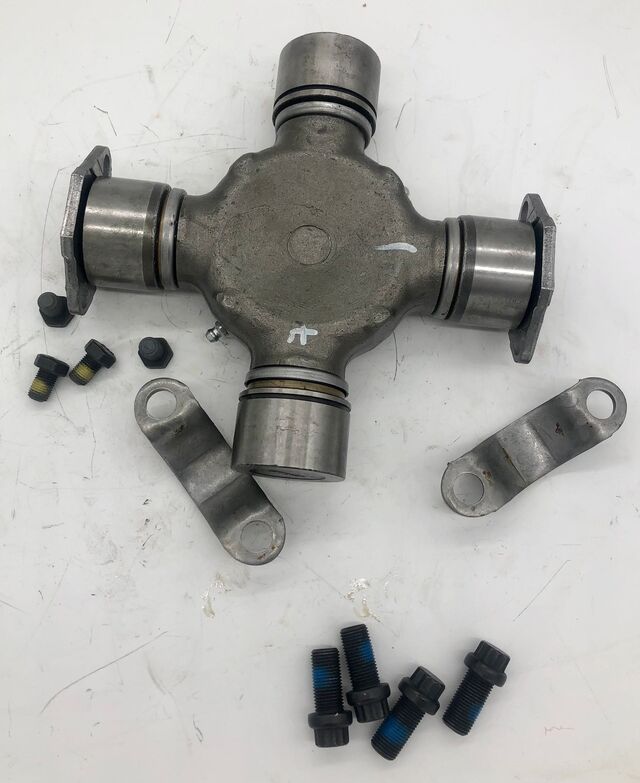 VOLVO 85126391 - UNIVERSAL JOINT 85126391 | Truck Part Center