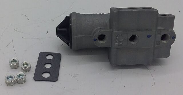 VOLVO 8167476 - GOVERNOR 8167476 | Truck Part Center