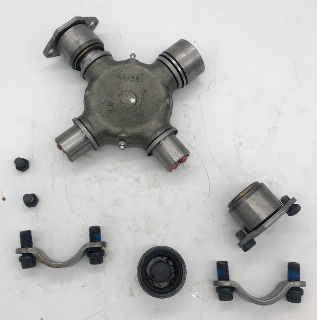 VOLVO 85126391 - UNIVERSAL JOINT 85126391 | Truck Part Center